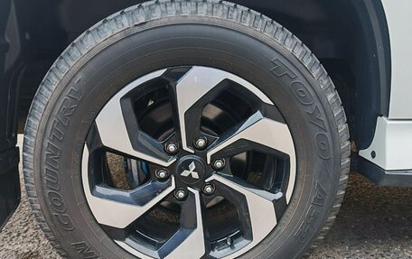 Mitsubishi Montero Sport, 2025 год, 7 100 000 рублей, 24 фотография