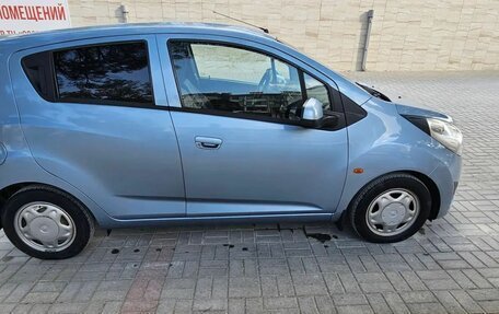 Chevrolet Spark III, 2011 год, 700 000 рублей, 2 фотография