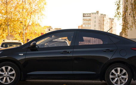 Hyundai Solaris II рестайлинг, 2018 год, 1 350 000 рублей, 4 фотография