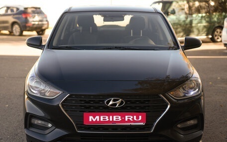 Hyundai Solaris II рестайлинг, 2018 год, 1 350 000 рублей, 2 фотография