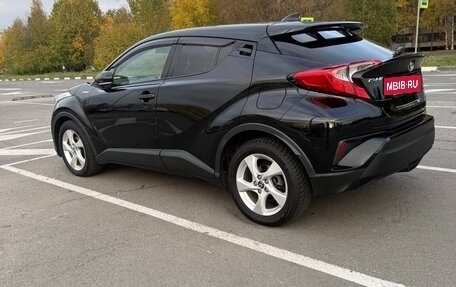 Toyota C-HR I рестайлинг, 2017 год, 1 900 000 рублей, 5 фотография