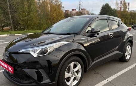 Toyota C-HR I рестайлинг, 2017 год, 1 900 000 рублей, 8 фотография