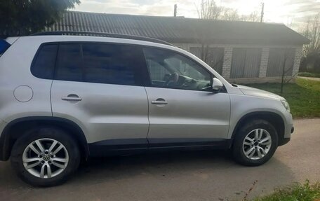 Volkswagen Tiguan I, 2011 год, 1 000 000 рублей, 2 фотография