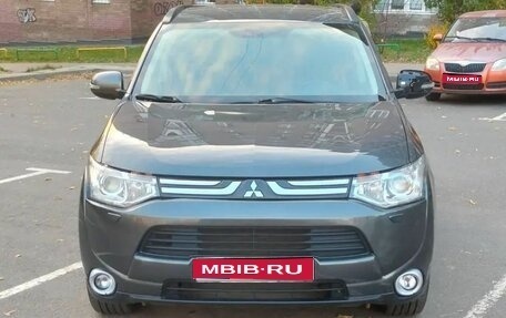 Mitsubishi Outlander III рестайлинг 3, 2014 год, 1 450 000 рублей, 1 фотография