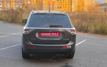 Mitsubishi Outlander III рестайлинг 3, 2014 год, 1 450 000 рублей, 6 фотография