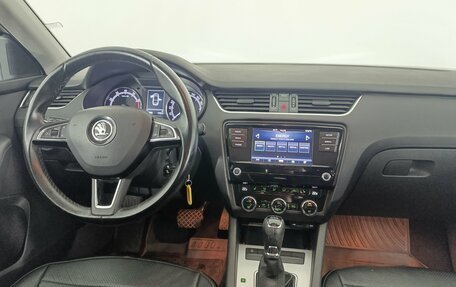 Skoda Octavia, 2017 год, 1 500 000 рублей, 15 фотография