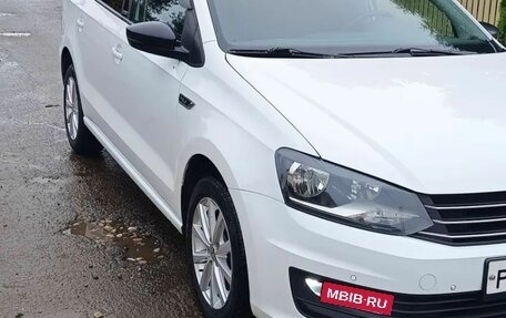 Volkswagen Polo VI (EU Market), 2017 год, 1 400 000 рублей, 2 фотография