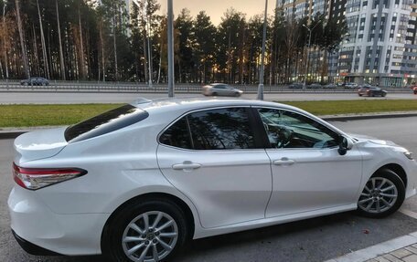 Toyota Camry, 2021 год, 2 690 000 рублей, 3 фотография