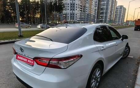 Toyota Camry, 2021 год, 2 690 000 рублей, 4 фотография