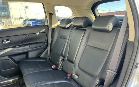 Mitsubishi Outlander III рестайлинг 3, 2016 год, 2 449 000 рублей, 7 фотография