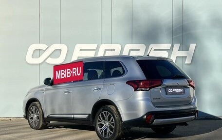 Mitsubishi Outlander III рестайлинг 3, 2016 год, 2 449 000 рублей, 2 фотография