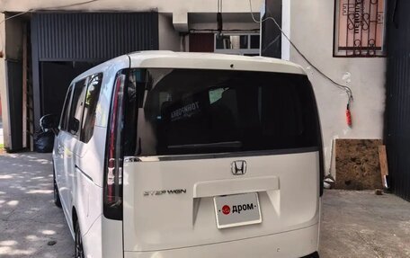 Honda Stepwgn, 2024 год, 2 895 000 рублей, 6 фотография