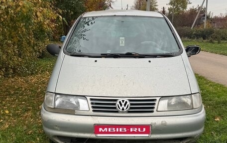 Volkswagen Sharan I рестайлинг, 1998 год, 160 000 рублей, 2 фотография