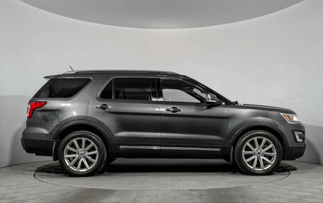 Ford Explorer V рестайлинг, 2017 год, 2 460 000 рублей, 4 фотография