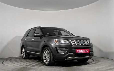 Ford Explorer V рестайлинг, 2017 год, 2 460 000 рублей, 3 фотография