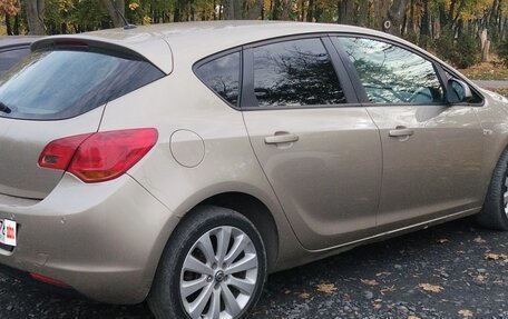 Opel Astra J, 2011 год, 620 000 рублей, 6 фотография