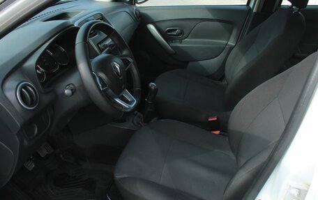 Renault Logan II, 2019 год, 870 000 рублей, 14 фотография