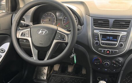 Hyundai Solaris II рестайлинг, 2014 год, 880 000 рублей, 11 фотография
