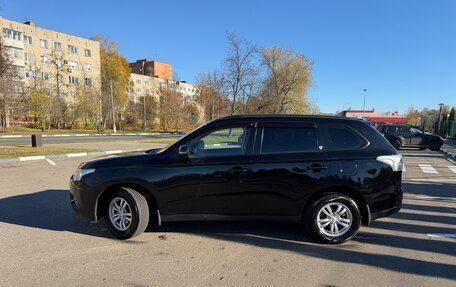 Mitsubishi Outlander III рестайлинг 3, 2013 год, 1 400 000 рублей, 2 фотография