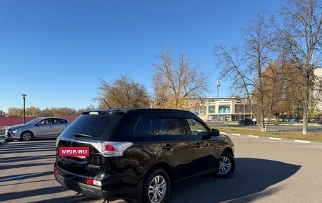 Mitsubishi Outlander III рестайлинг 3, 2013 год, 1 400 000 рублей, 5 фотография