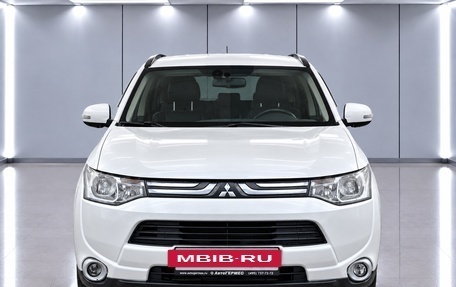 Mitsubishi Outlander III рестайлинг 3, 2013 год, 1 450 000 рублей, 2 фотография