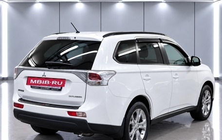 Mitsubishi Outlander III рестайлинг 3, 2013 год, 1 450 000 рублей, 4 фотография