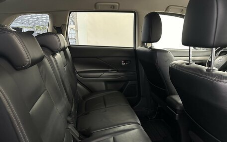 Mitsubishi Outlander III рестайлинг 3, 2013 год, 1 450 000 рублей, 15 фотография