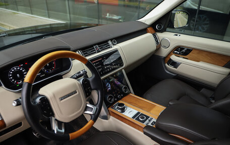 Land Rover Range Rover IV рестайлинг, 2018 год, 6 299 000 рублей, 15 фотография