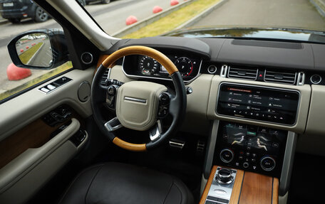 Land Rover Range Rover IV рестайлинг, 2018 год, 6 299 000 рублей, 13 фотография