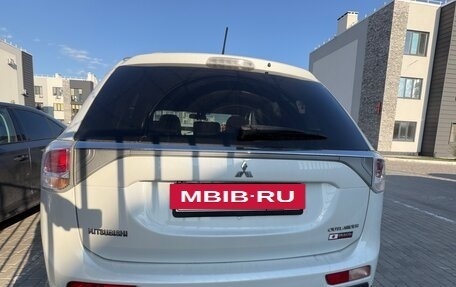Mitsubishi Outlander III рестайлинг 3, 2013 год, 1 100 000 рублей, 5 фотография