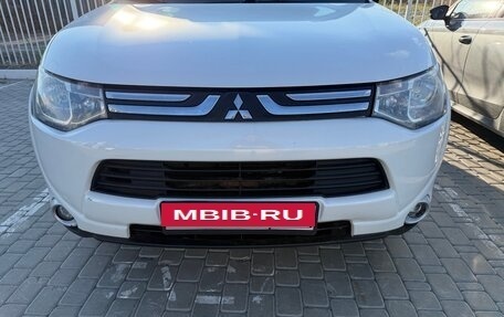 Mitsubishi Outlander III рестайлинг 3, 2013 год, 1 100 000 рублей, 6 фотография
