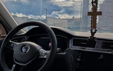 Volkswagen Tiguan II, 2017 год, 2 650 000 рублей, 6 фотография