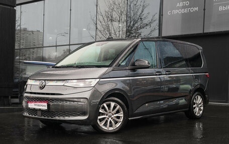 Volkswagen Multivan, 2022 год, 5 700 000 рублей, 1 фотография