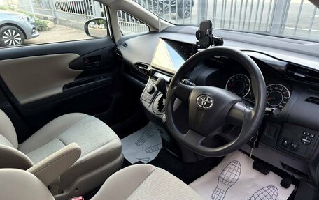 Toyota Wish II, 2009 год, 1 225 000 рублей, 14 фотография