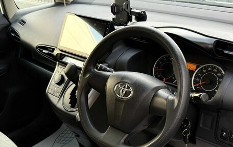 Toyota Wish II, 2009 год, 1 225 000 рублей, 15 фотография