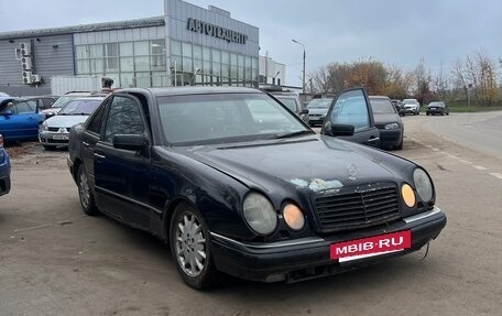 Mercedes-Benz E-Класс, 1999 год, 230 000 рублей, 2 фотография