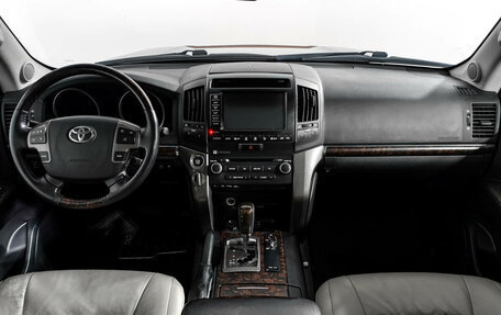 Toyota Land Cruiser 200, 2011 год, 2 990 000 рублей, 18 фотография