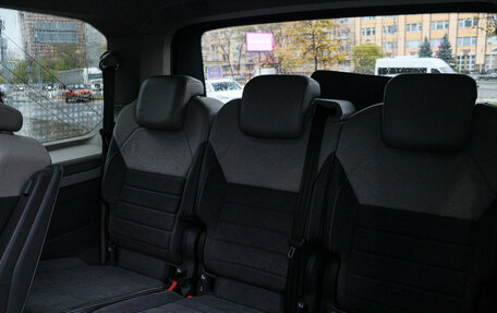 Volkswagen Multivan, 2022 год, 5 700 000 рублей, 11 фотография