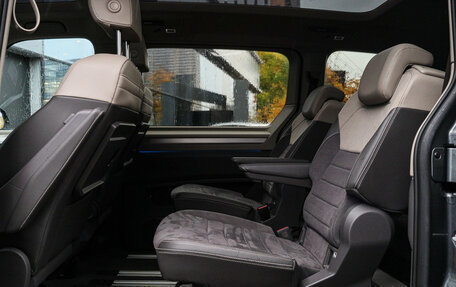 Volkswagen Multivan, 2022 год, 5 700 000 рублей, 10 фотография