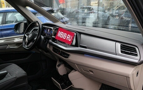 Volkswagen Multivan, 2022 год, 5 700 000 рублей, 8 фотография