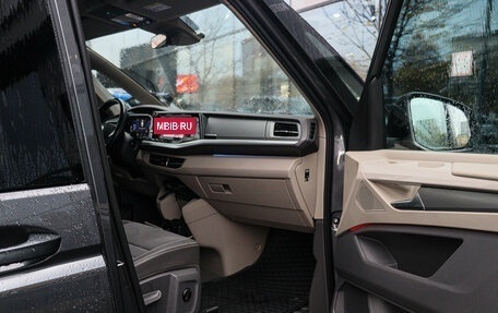 Volkswagen Multivan, 2022 год, 5 700 000 рублей, 7 фотография