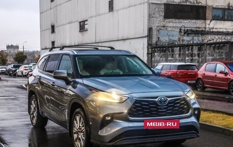 Toyota Highlander, 2021 год, 4 299 777 рублей, 5 фотография