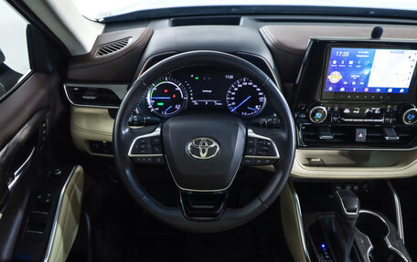 Toyota Highlander, 2021 год, 4 299 777 рублей, 13 фотография