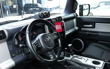 Toyota FJ Cruiser, 2018 год, 4 995 000 рублей, 13 фотография