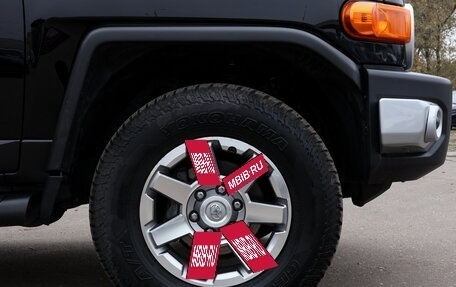 Toyota FJ Cruiser, 2018 год, 4 995 000 рублей, 19 фотография
