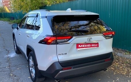 Toyota RAV4, 2019 год, 3 500 000 рублей, 6 фотография
