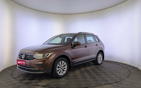 Volkswagen Tiguan II, 2021 год, 2 550 000 рублей, 1 фотография