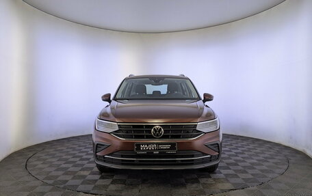 Volkswagen Tiguan II, 2021 год, 2 550 000 рублей, 2 фотография