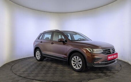 Volkswagen Tiguan II, 2021 год, 2 550 000 рублей, 3 фотография