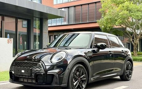 MINI Hatch, 2023 год, 1 900 008 рублей, 1 фотография
